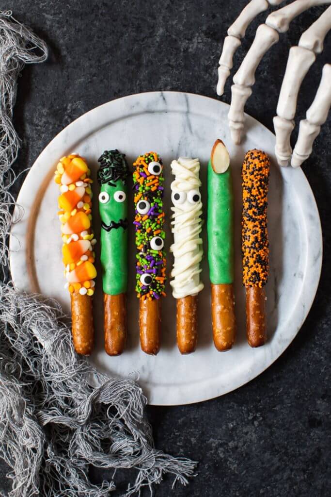 Halloween Pretzel Rods