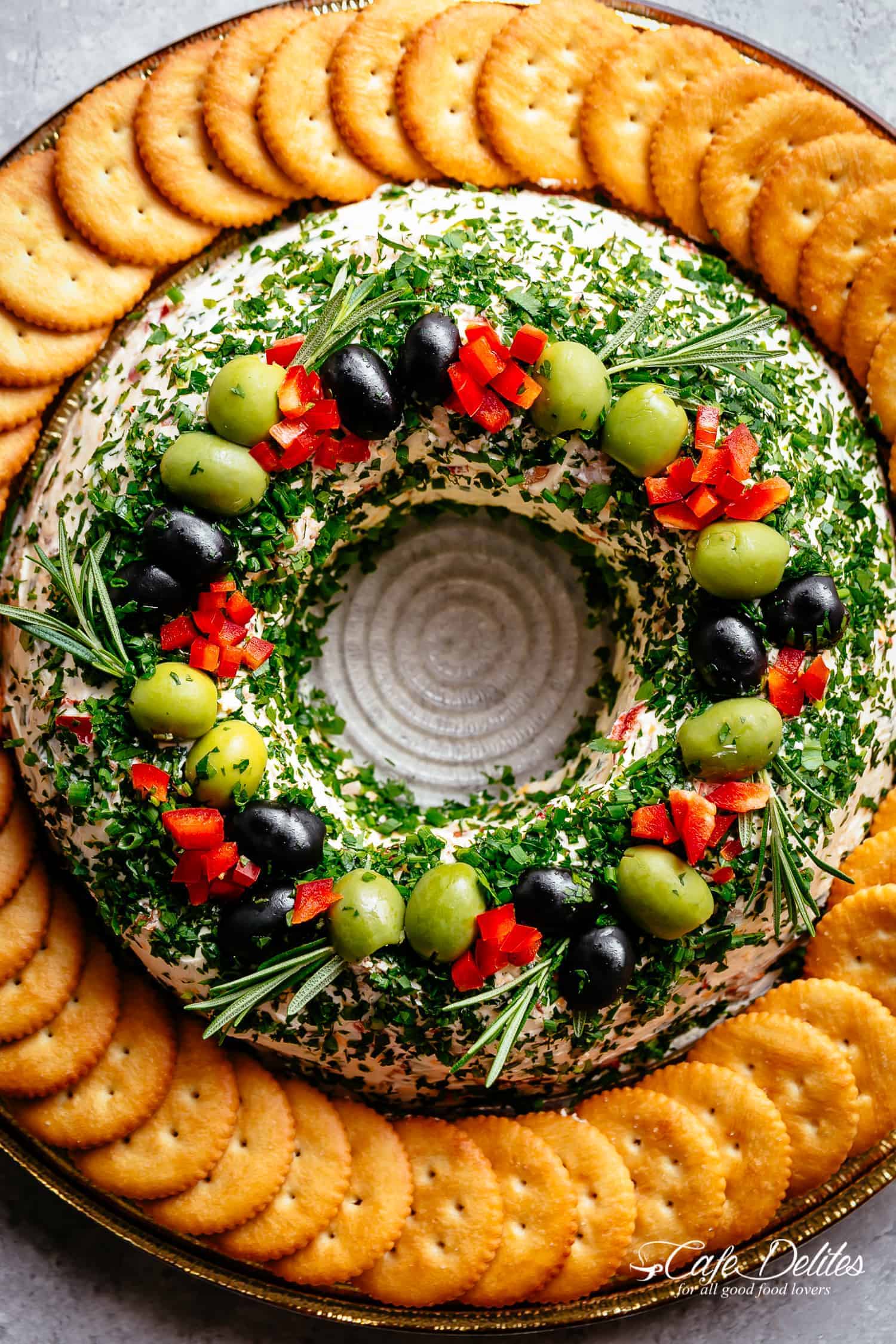 Bacon Cheese Ball Wreath