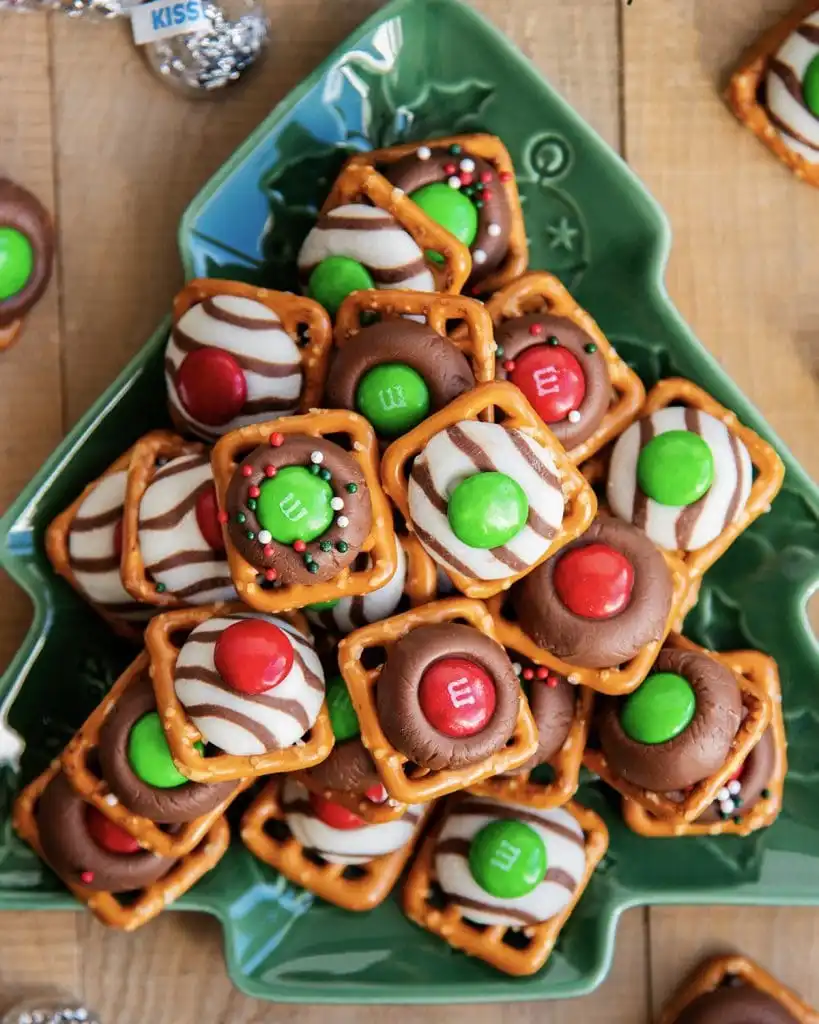 Christmas Pretzel Treats