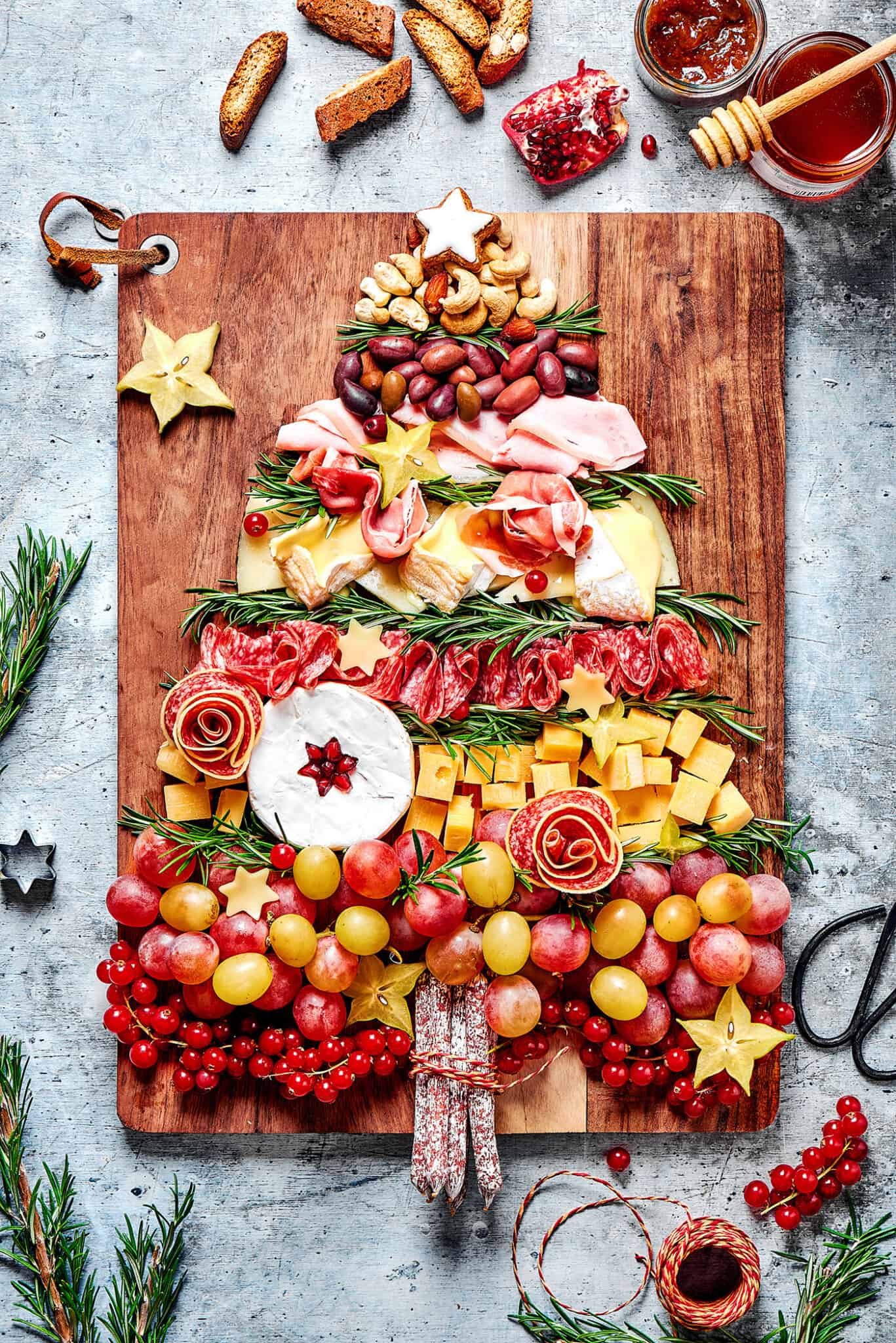 Easy Fun Christmas Charcuterie Board