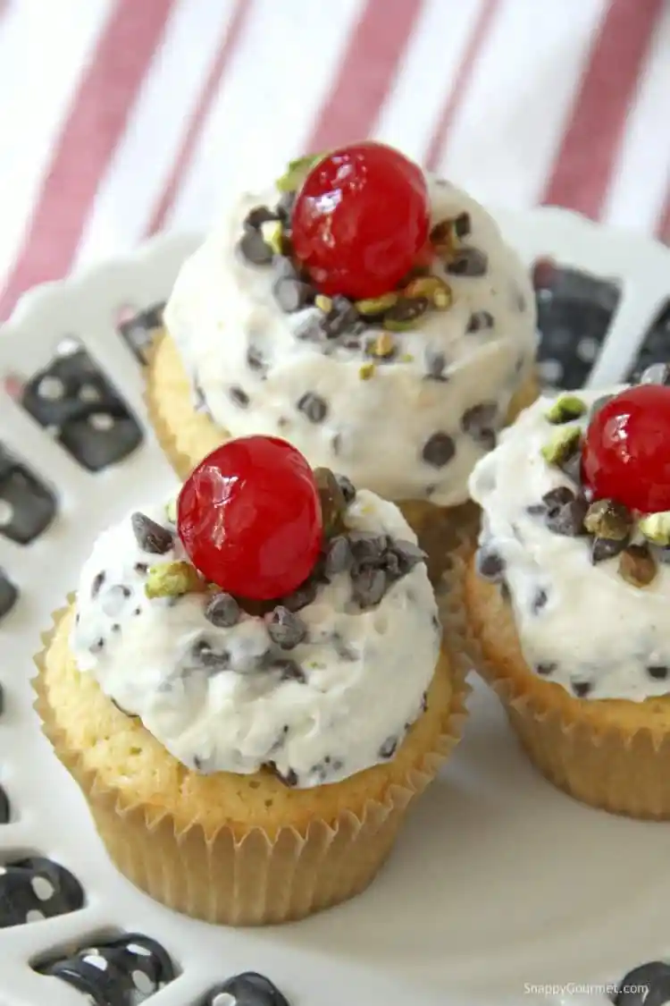 Cannoli Cupcakes