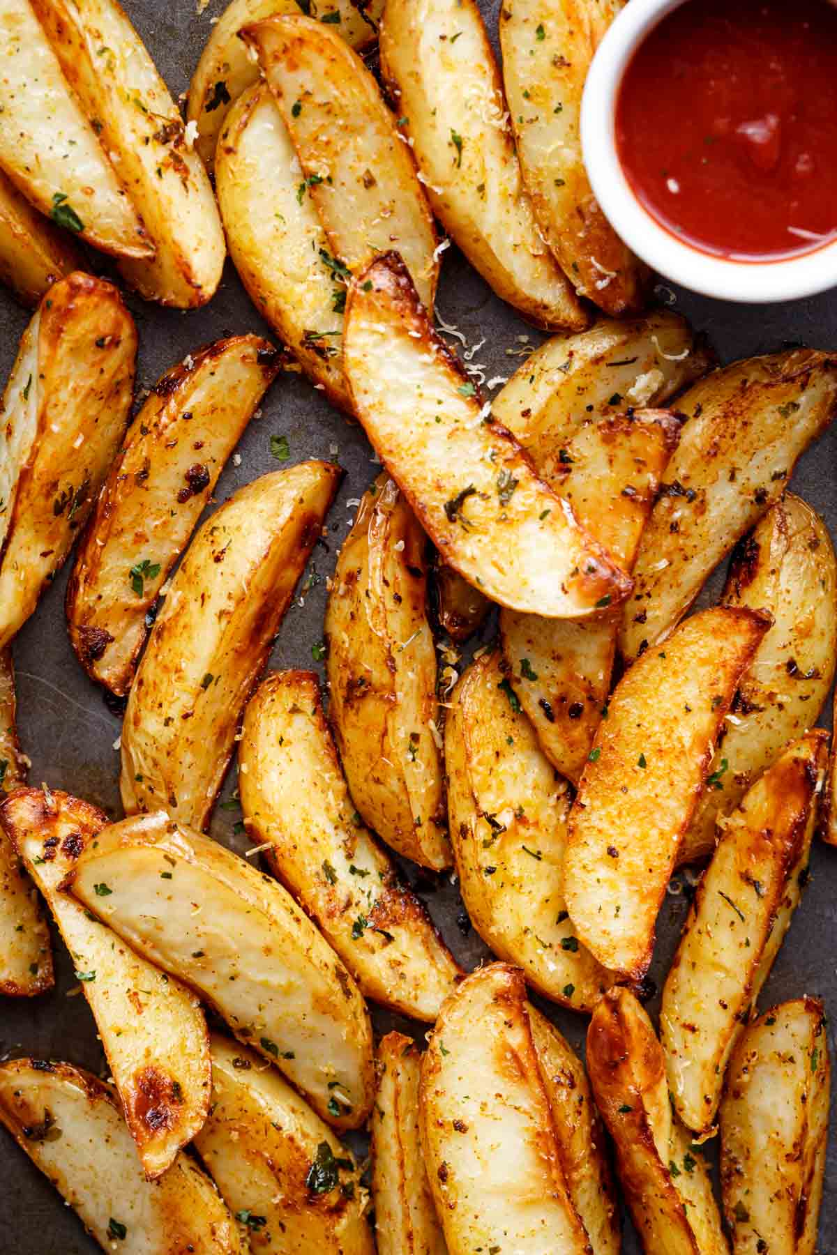 Crispy Garlic Baked Potato Wedges