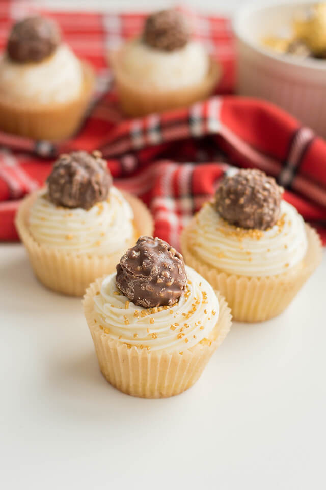 New Year's Eve Fancy Golden Cupcakes