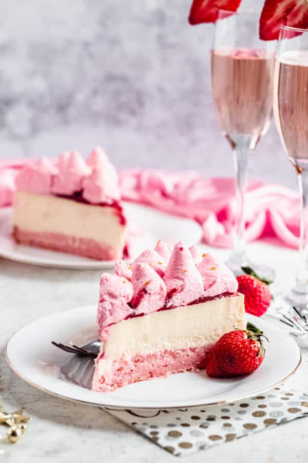 Strawberry Champagne Cheesecake With Champagne Cake Bottom