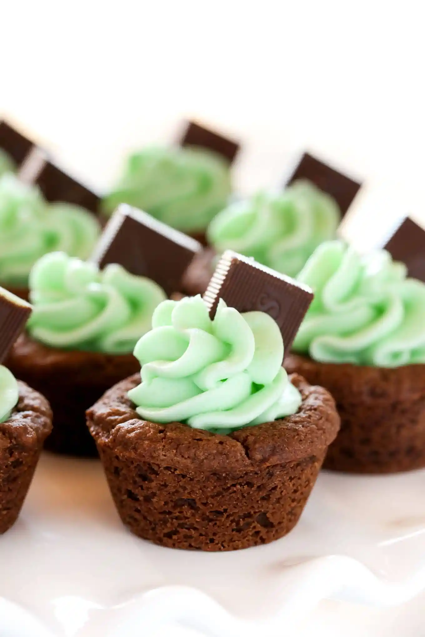 Mint Chocolate Cookie Cups