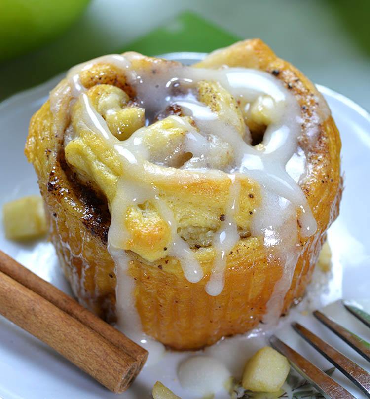 Apple Cinnamon Roll Cupcakes