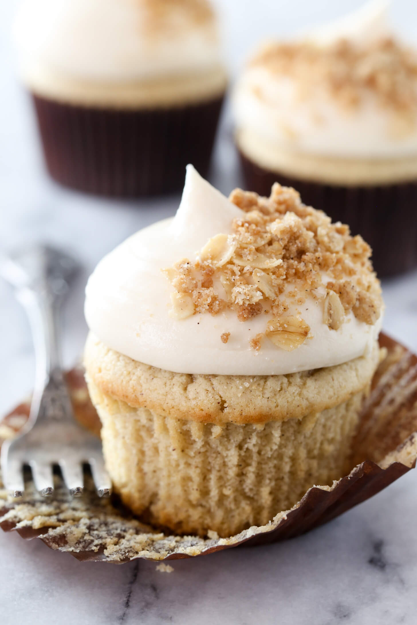 Apple Crisp Cupcakes With Caramel Cream Cheese