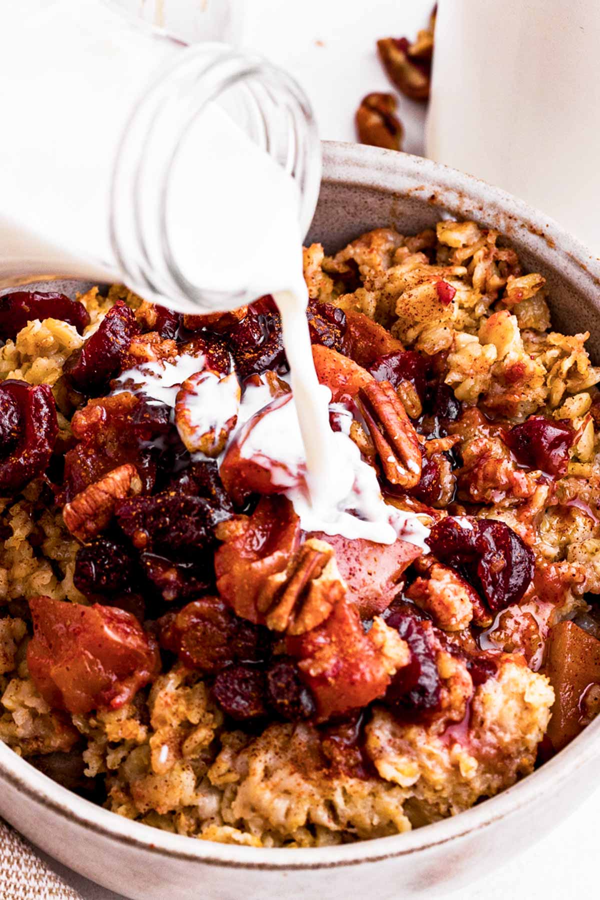 Crockpot Apple Cinnamon Oatmeal