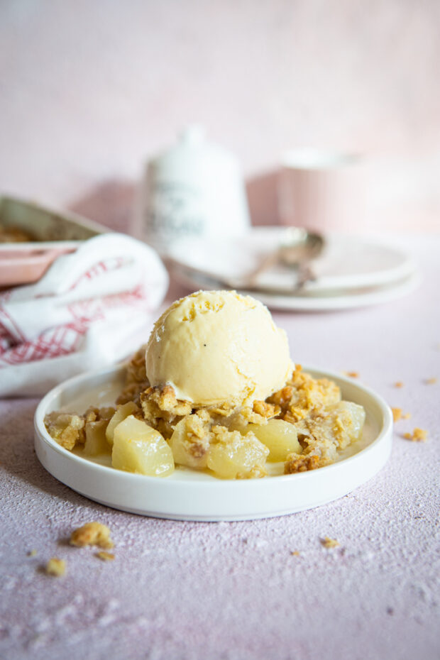 Delicious, Easy Pear Crumble