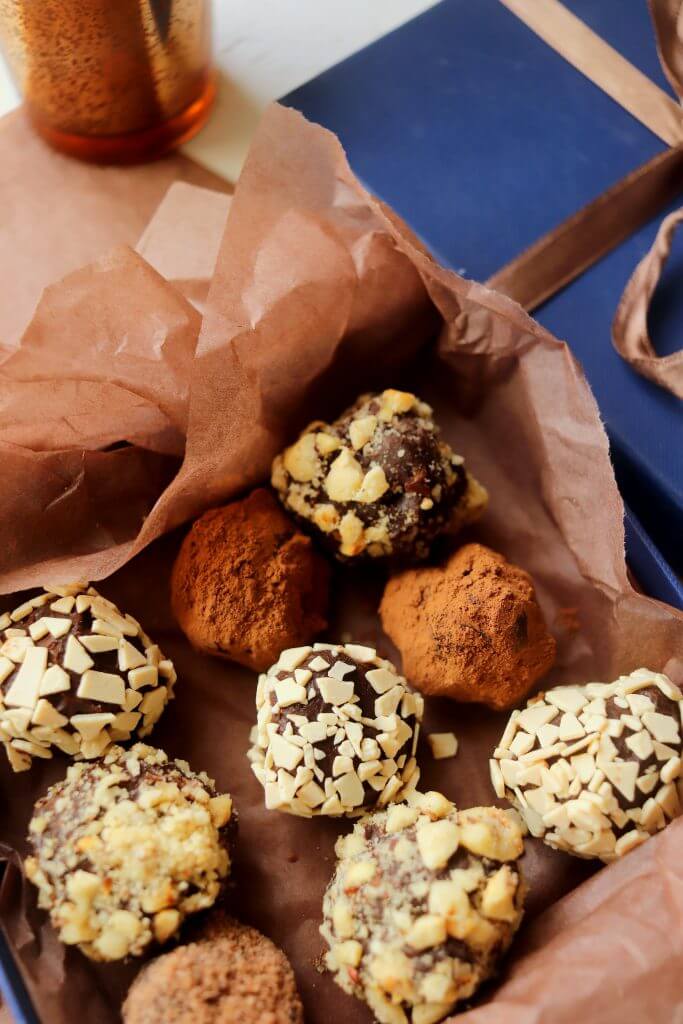 Homemade Chocolate Truffles (No-Bake Recipe)