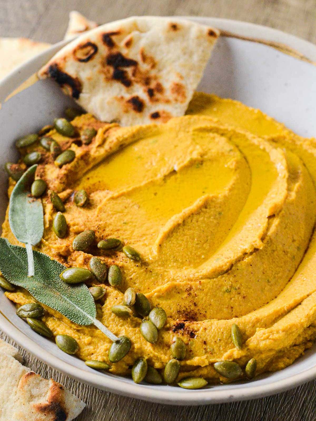Creamy Pumpkin Hummus