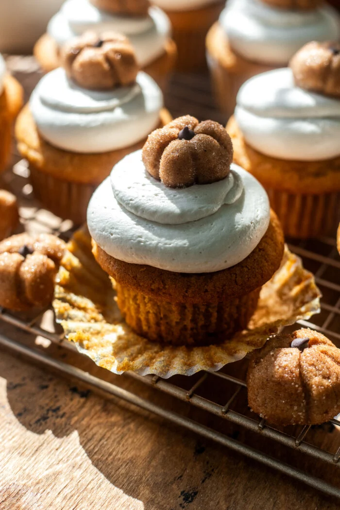 One Bowl MOIST Vegan Pumpkin Cupcakes with Cream Cheese Frosting