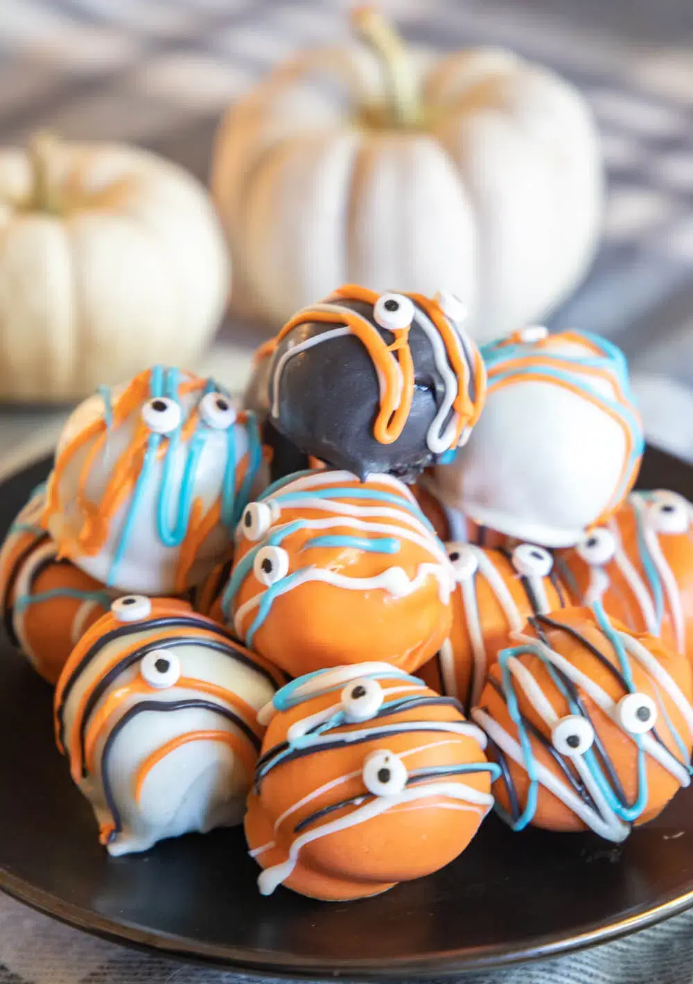 3-Ingredient Oreo Balls Halloween Treat