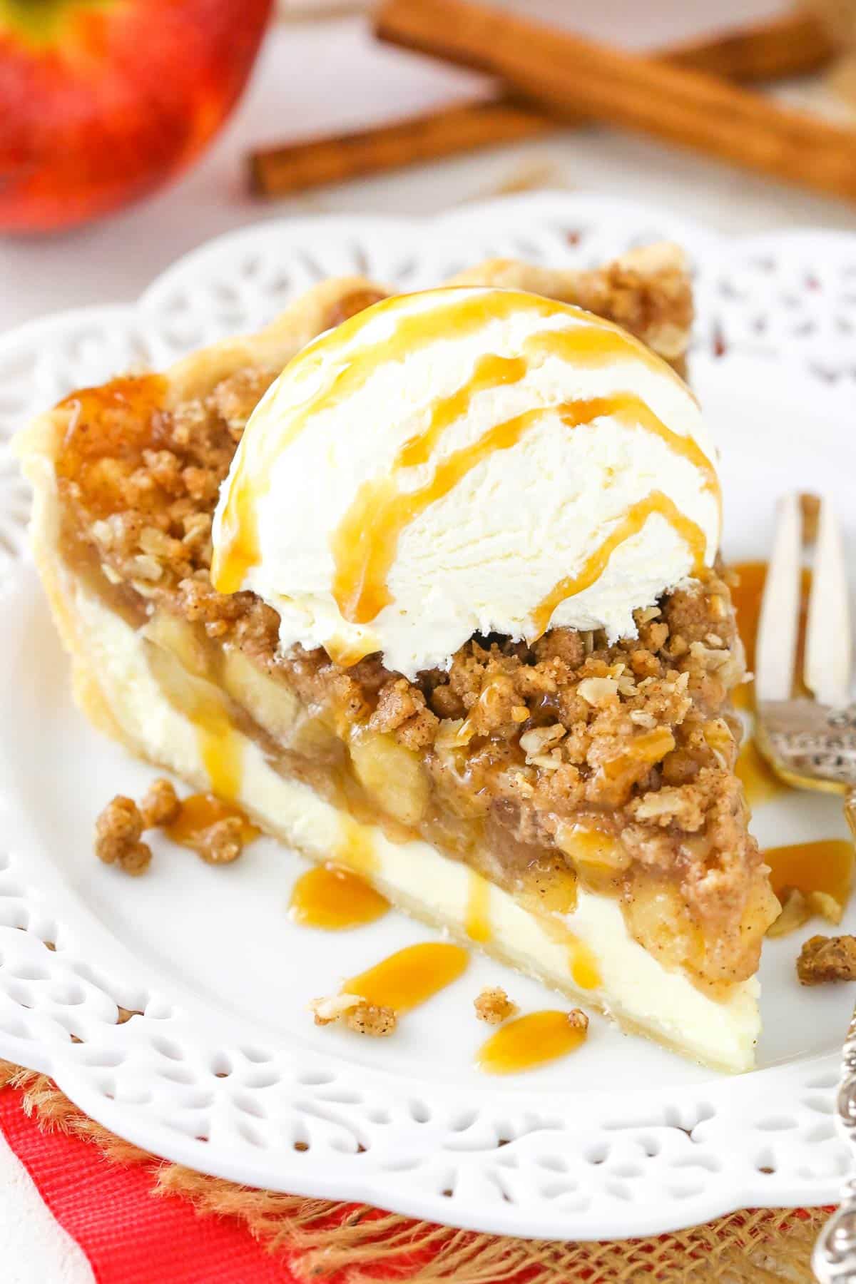 Apple Crumb Cheesecake Pie
