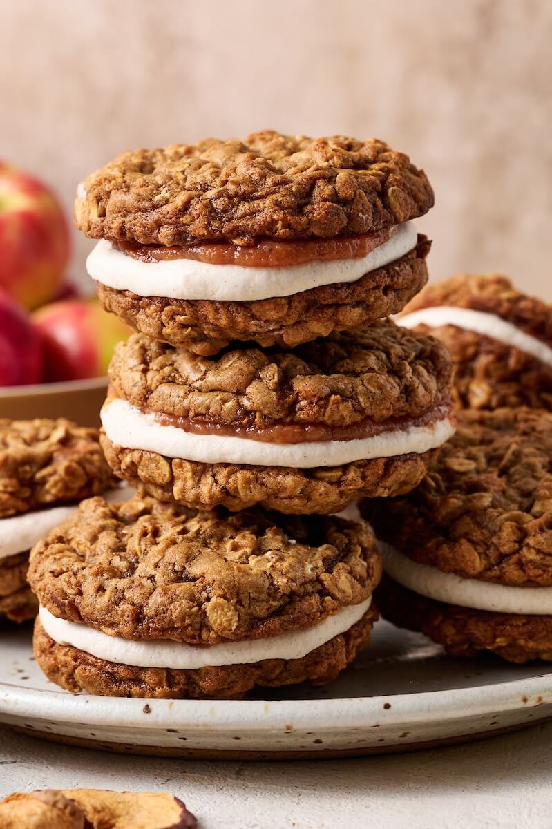 Cinnamon Apple Oatmeal Cream Pies