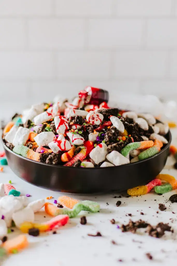 Halloween Muddy Buddies Graveyard Snack Mix