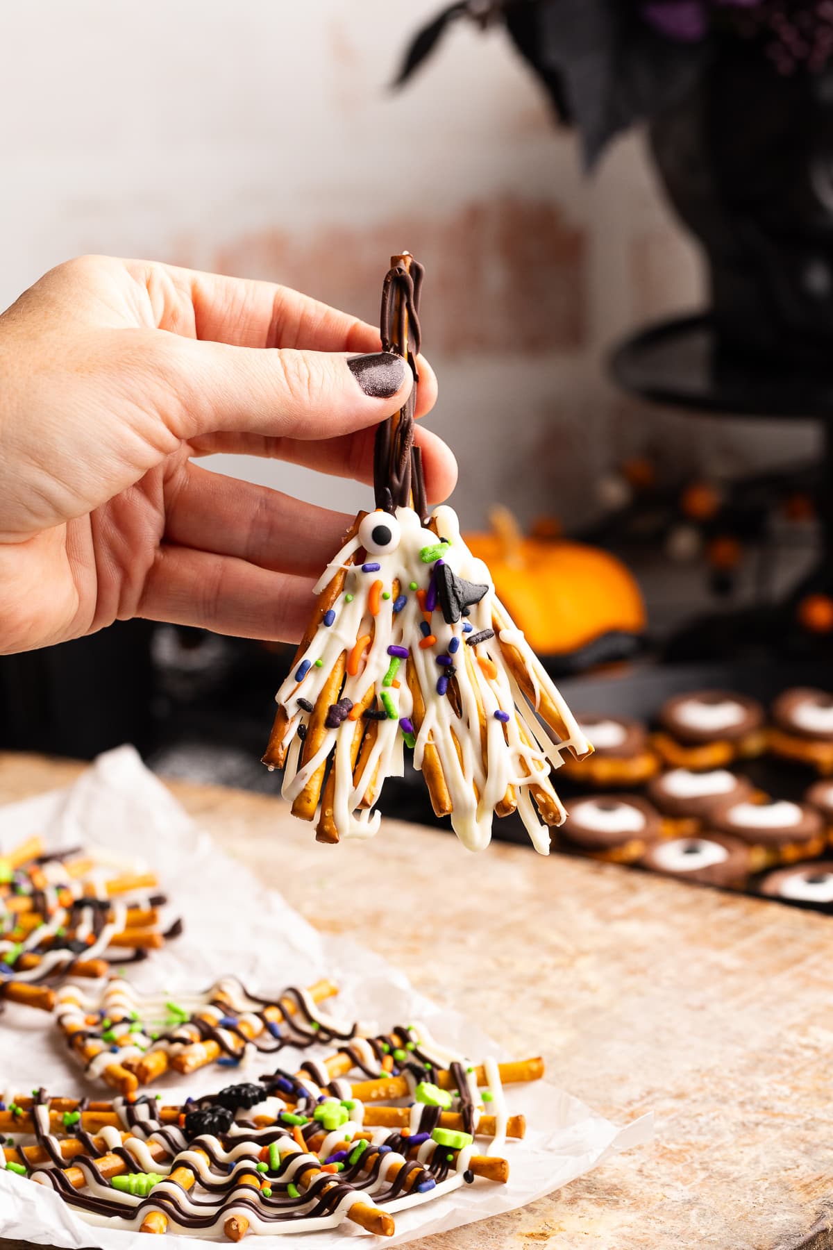 Halloween Pretzel Treats