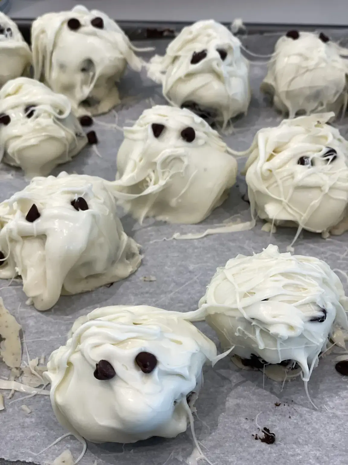 Mummy Oreo Balls