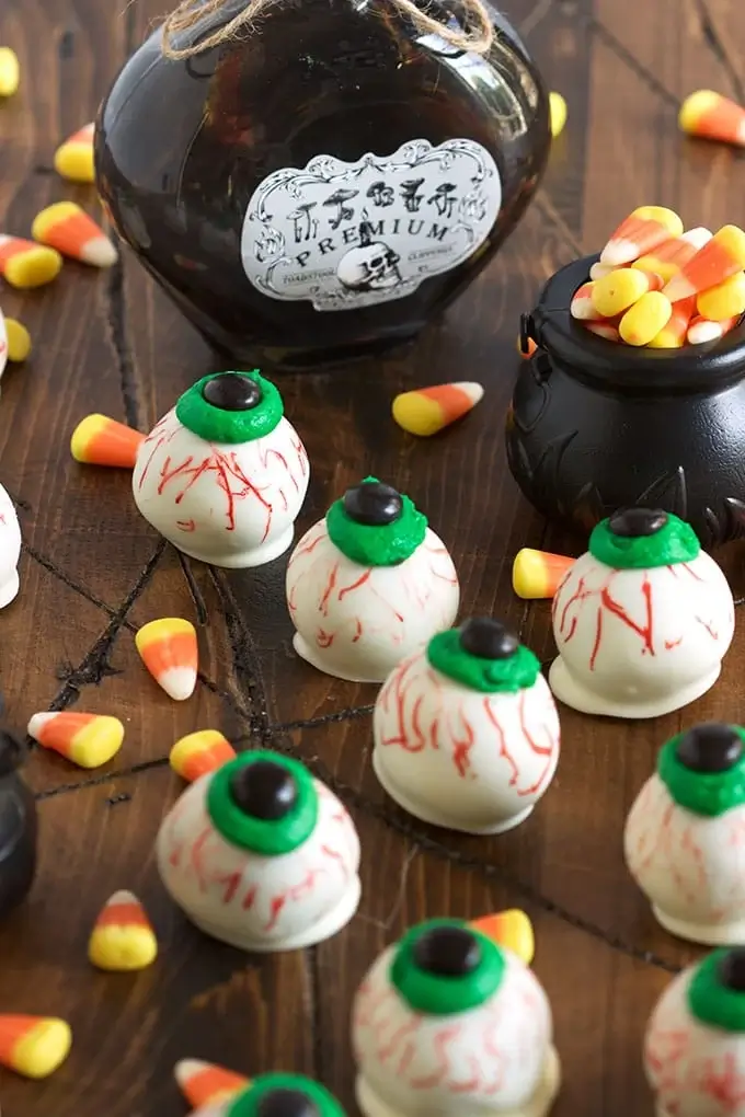 No-Bake Oreo Truffle Eyeballs