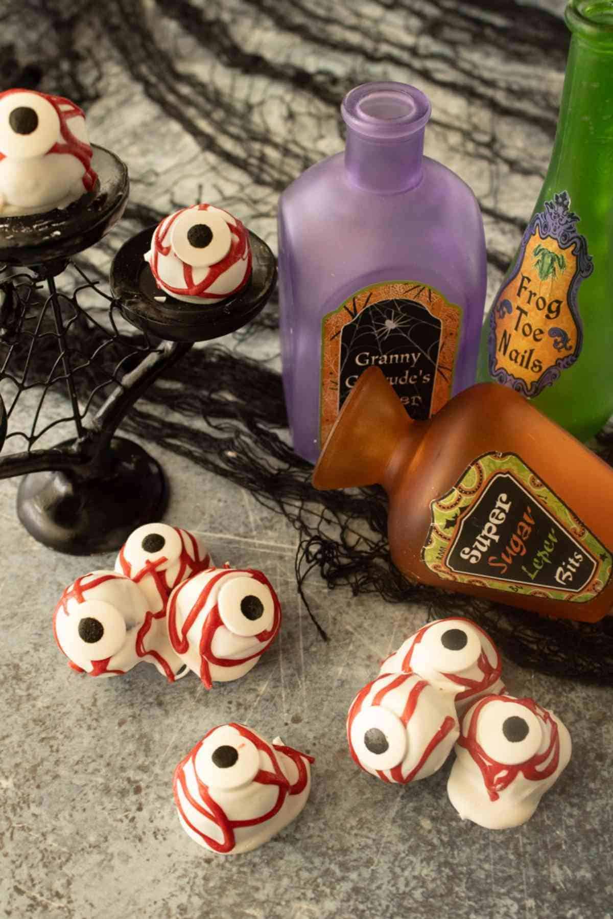Spooky Oreo Truffle Eyeballs
