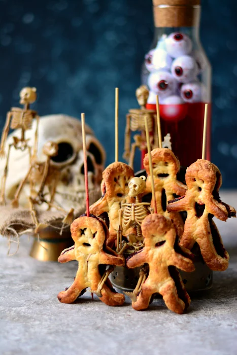 5-Ingredient Vegan Pastry Voodoo Dolls
