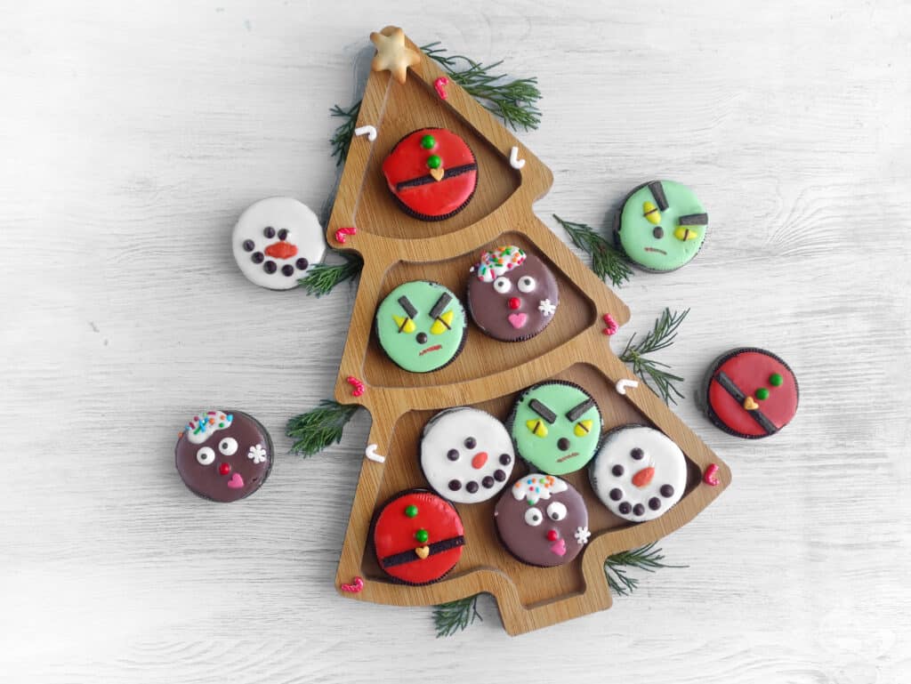 Christmas Decorated Oreos