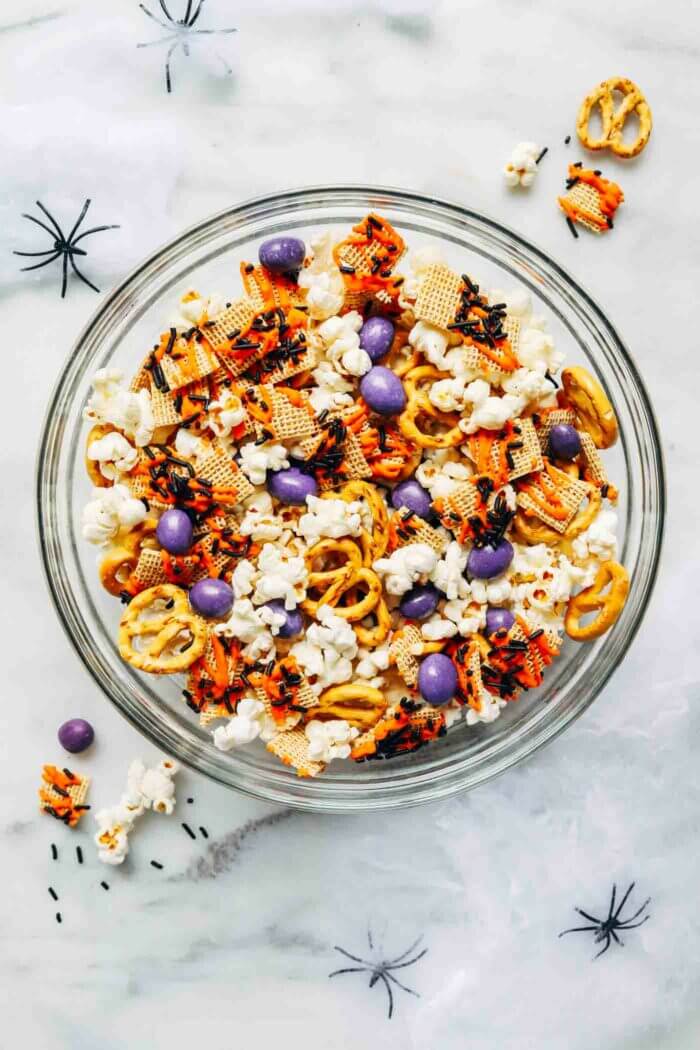 Easy Halloween Snack Mix