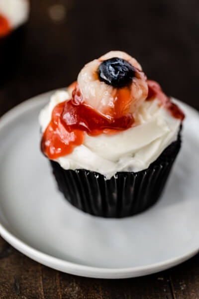 Eyeball Cupcakes For Halloween