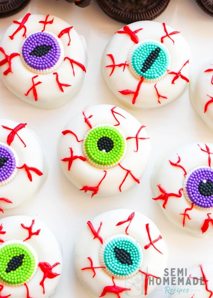 Eyeball Oreos&nbsp;