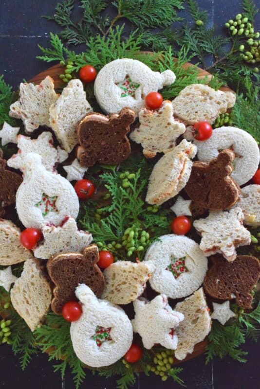 Holiday Sandwich Wreath
