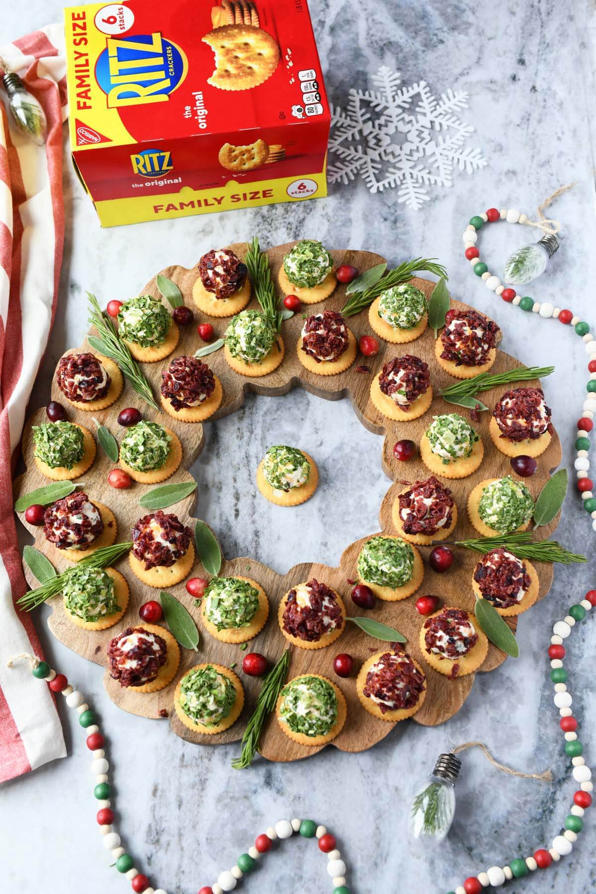 Mini Christmas Cheeseball
