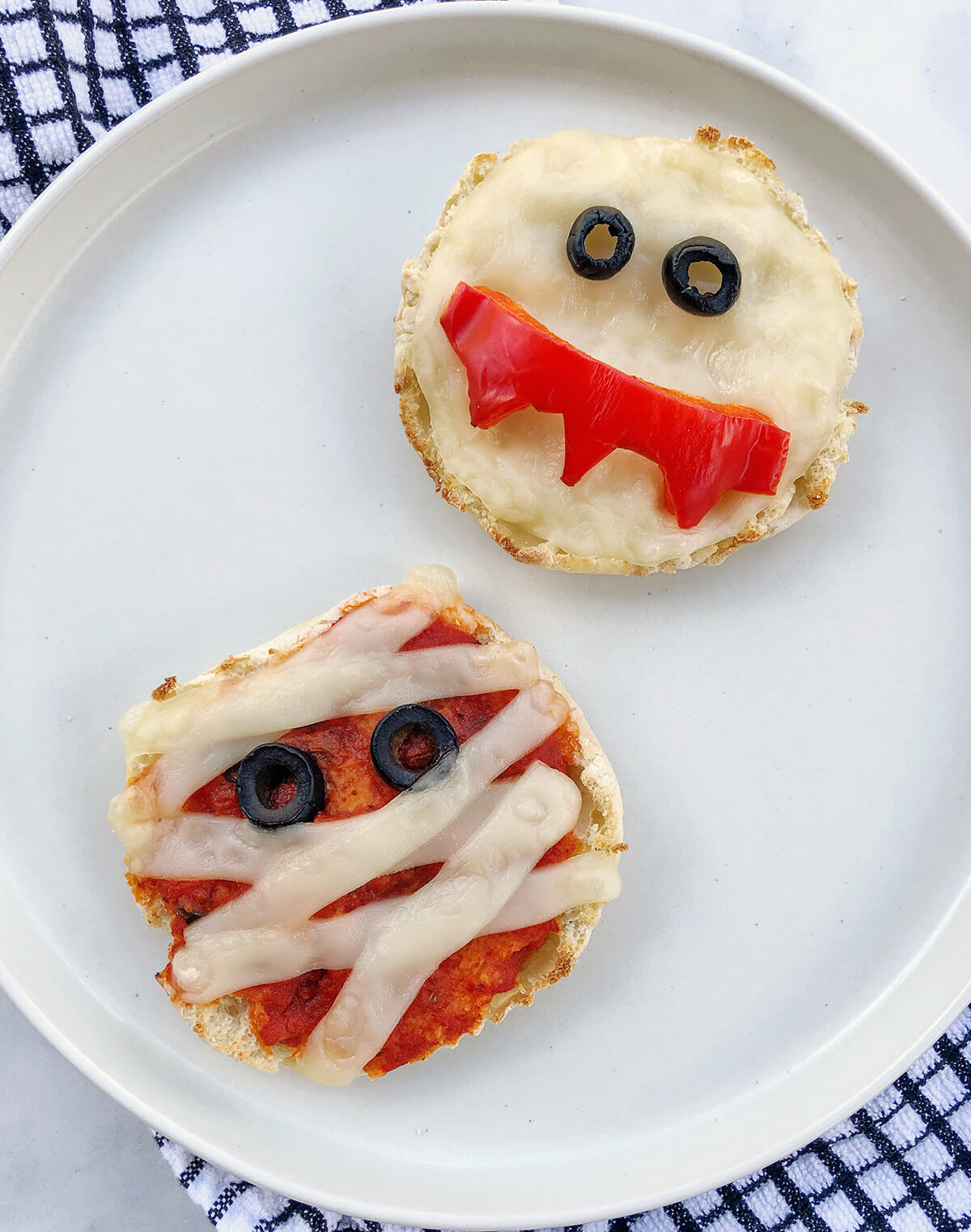 Mini Vegan Halloween Pizzas