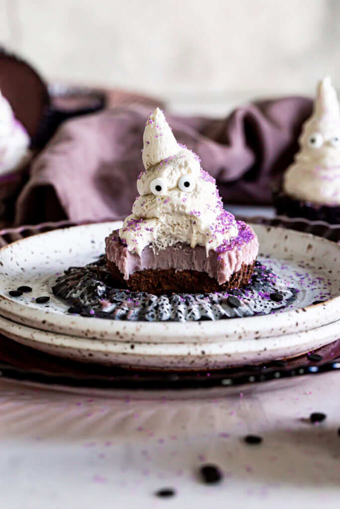 No-Bake Vegan Cheesecake Ghosts