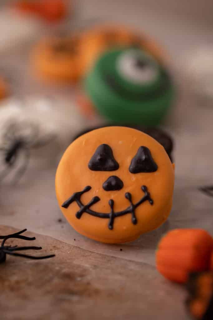 Spooky Halloween Chocolate-Covered Oreos