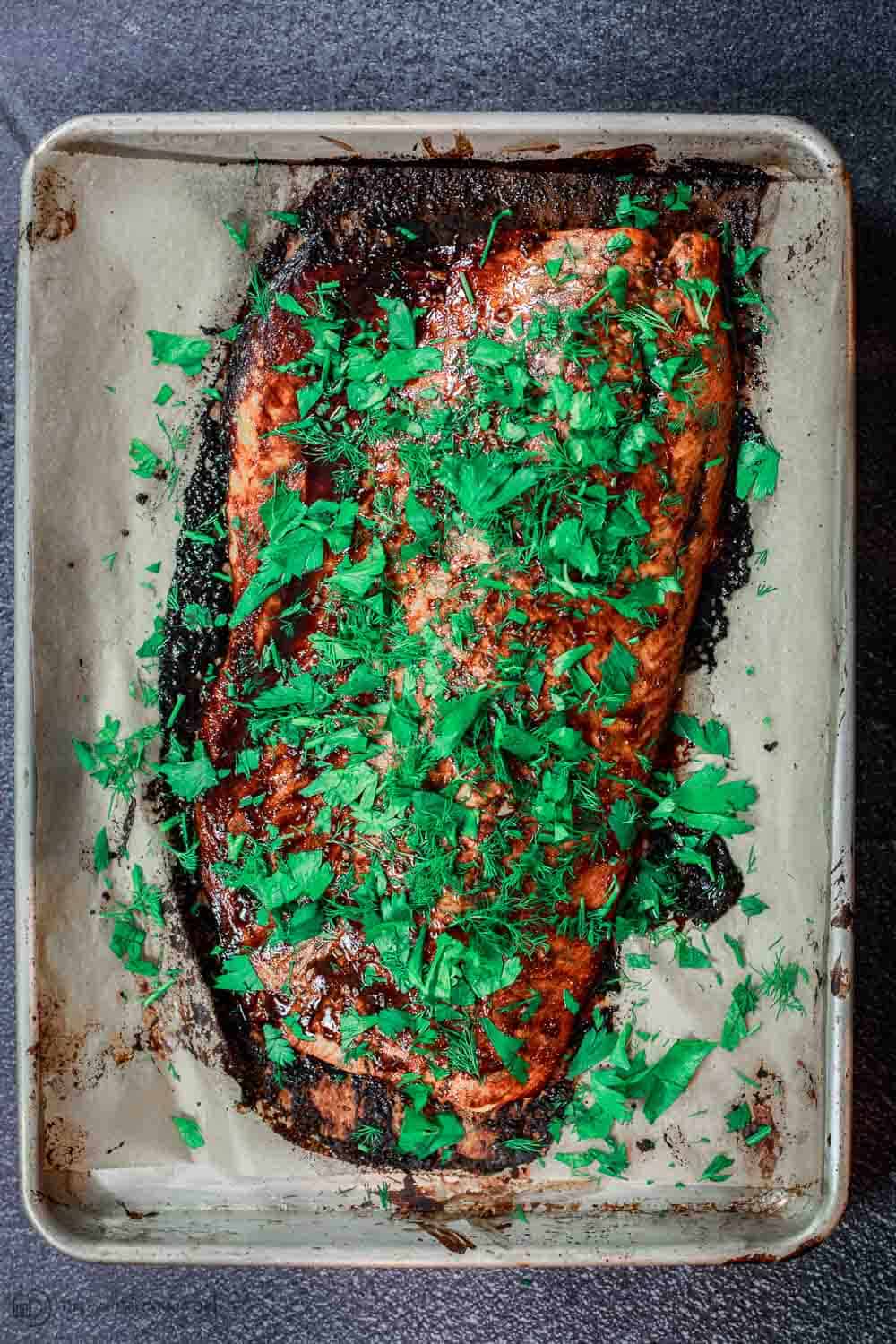 Baked Salmon With Garlic Balsamic Glaze