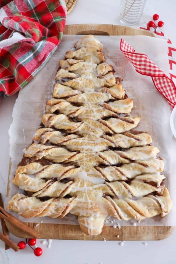 Cinnamon Pull-Apart Christmas Tree