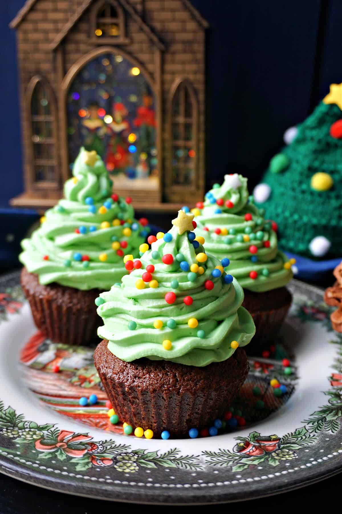 Family-Friendly Christmas Tree Cupcakes