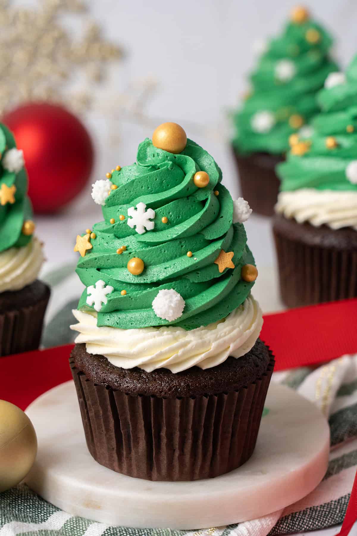 Festive Christmas Tree Cupcakes