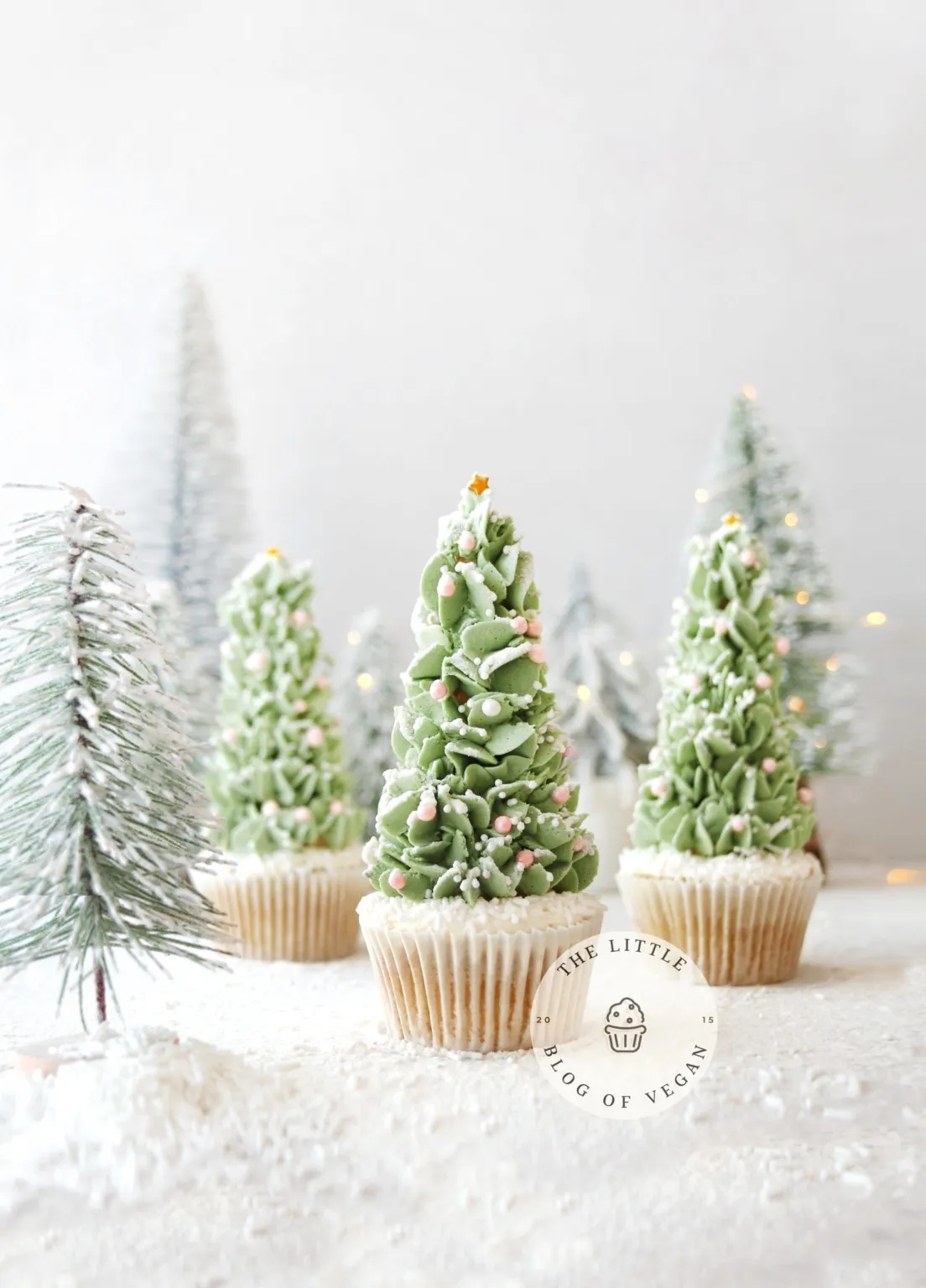 Frozen Christmas Tree Cupcakes
