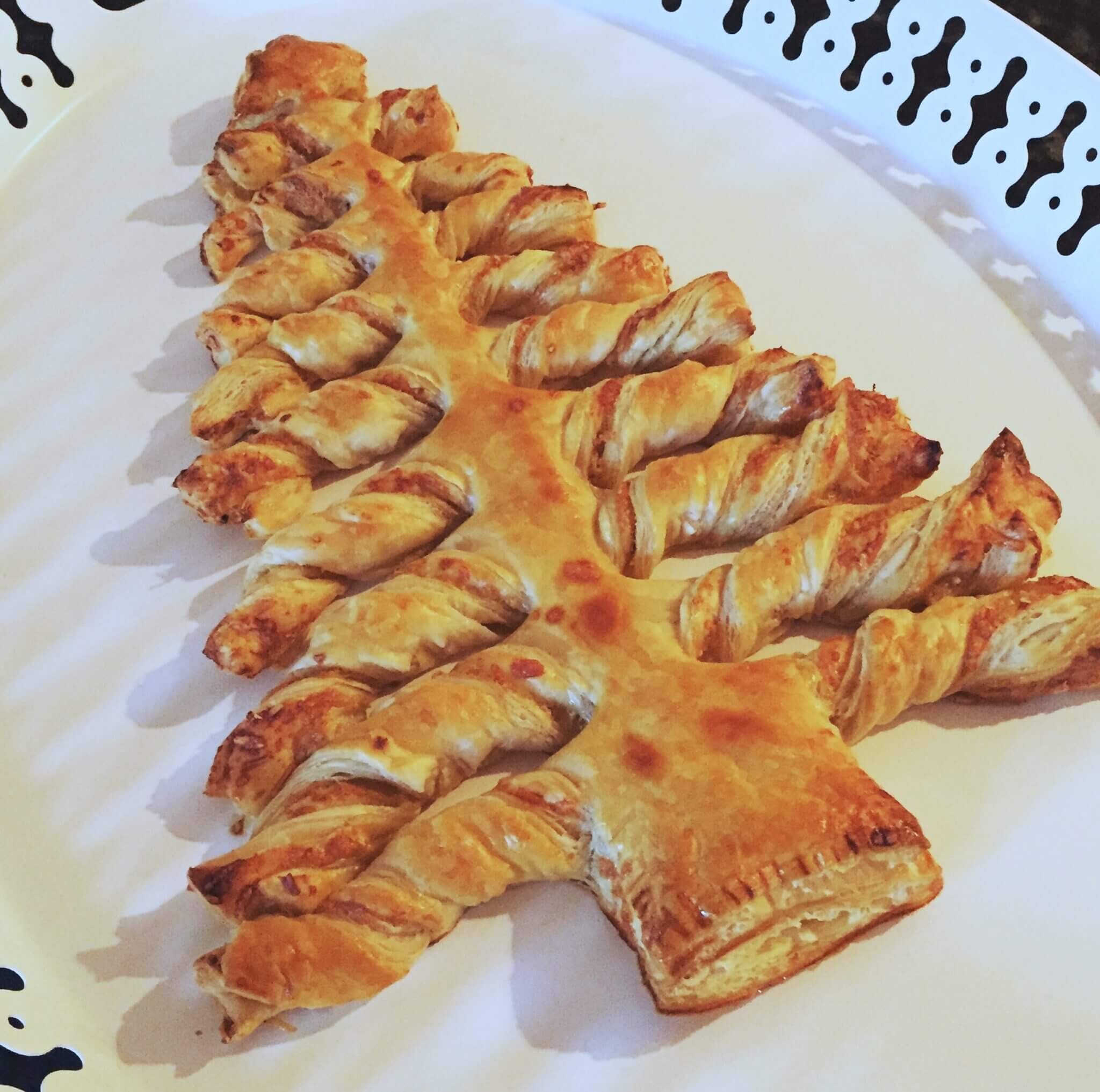 Puff Pastry Christmas Tree With Roasted Garlic