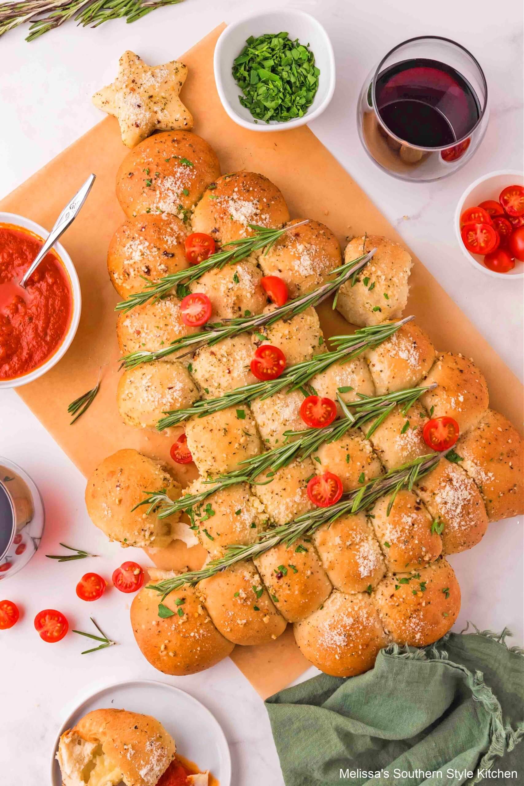 Pull-Apart Christmas Tree Bread With A Star