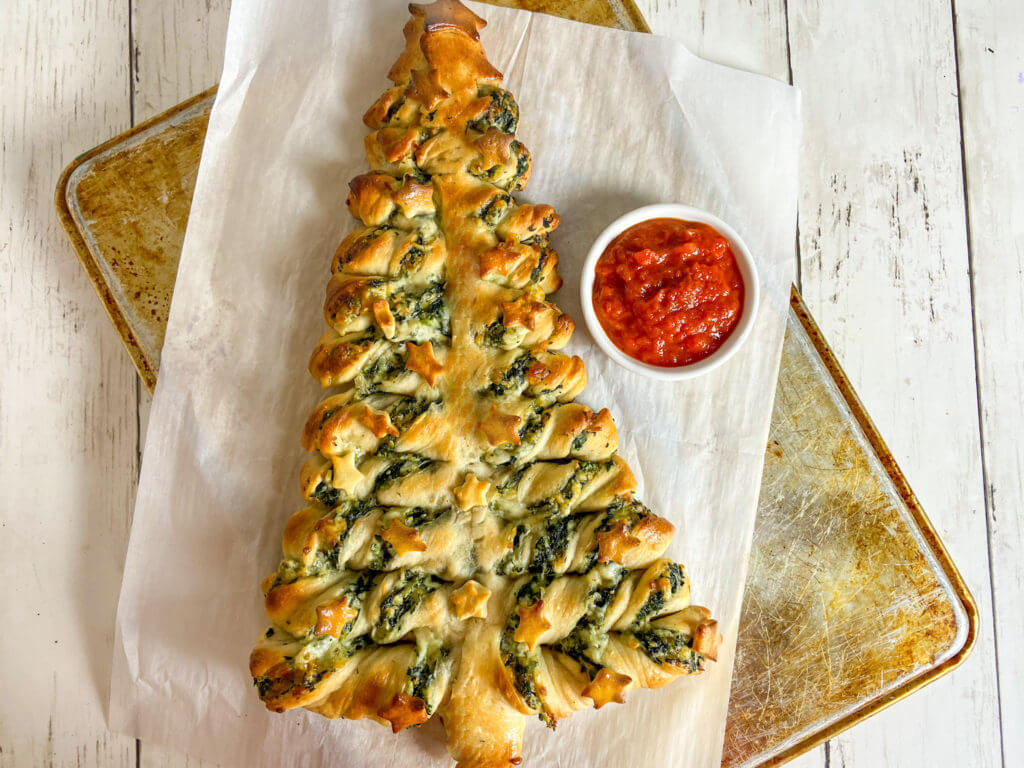 Spinach & Cheese Pull-Apart Christmas Tree Bread