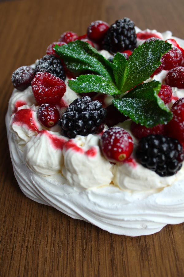Traditional Vegan Pavlova