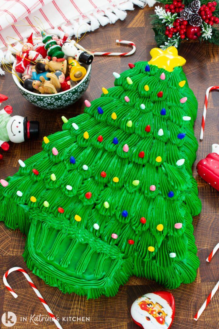 Vintage Christmas Tree Cake