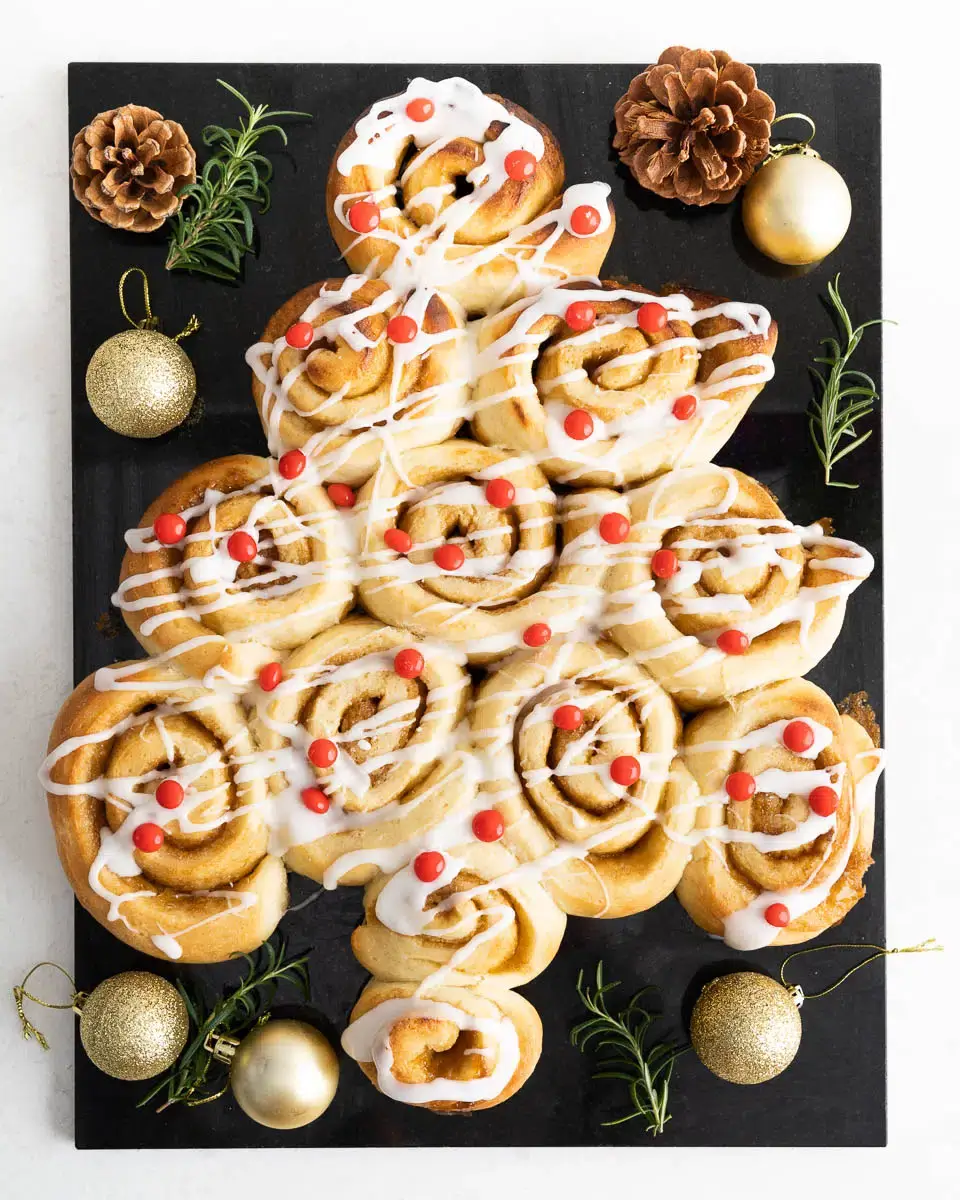 Warm Christmas Tree Cinnamon Rolls
