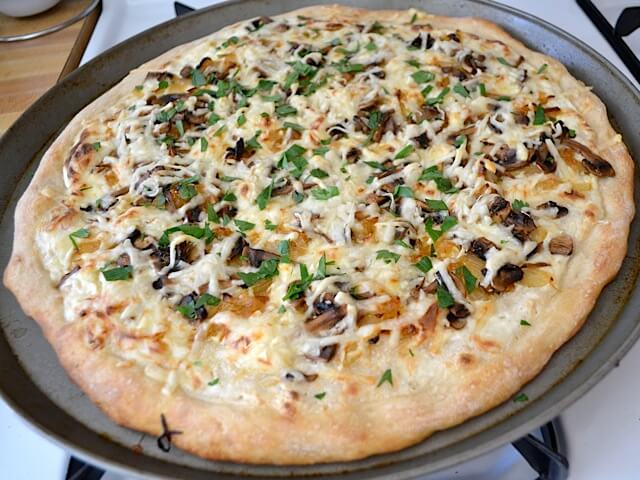 Caramelized Onion & Mushroom White Pizza