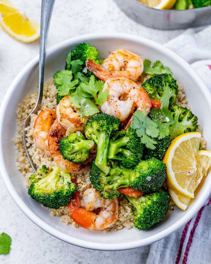 Easy Shrimp & Garlicky Broccoli Skillet