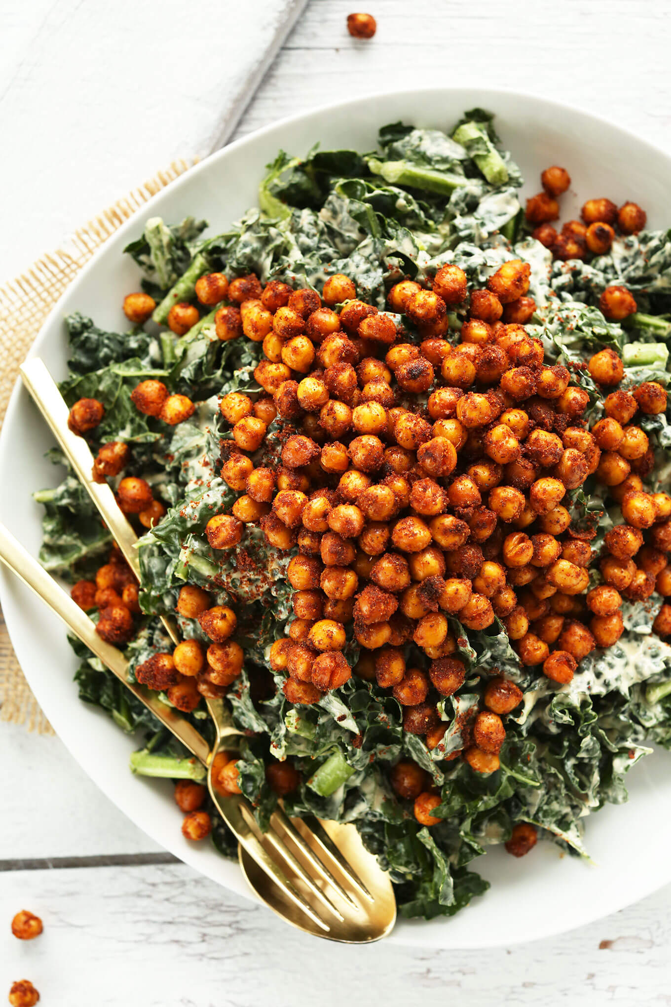 Garlicky Kale Salad With Crispy Chickpeas