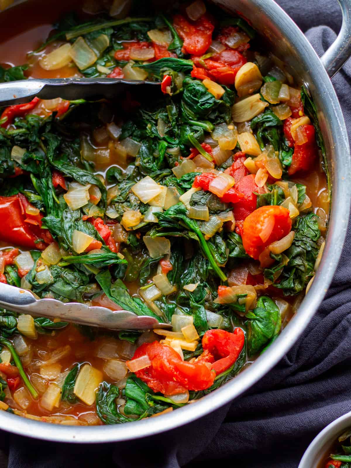 How To Cook Sautéed Spinach With Onion and Tomato