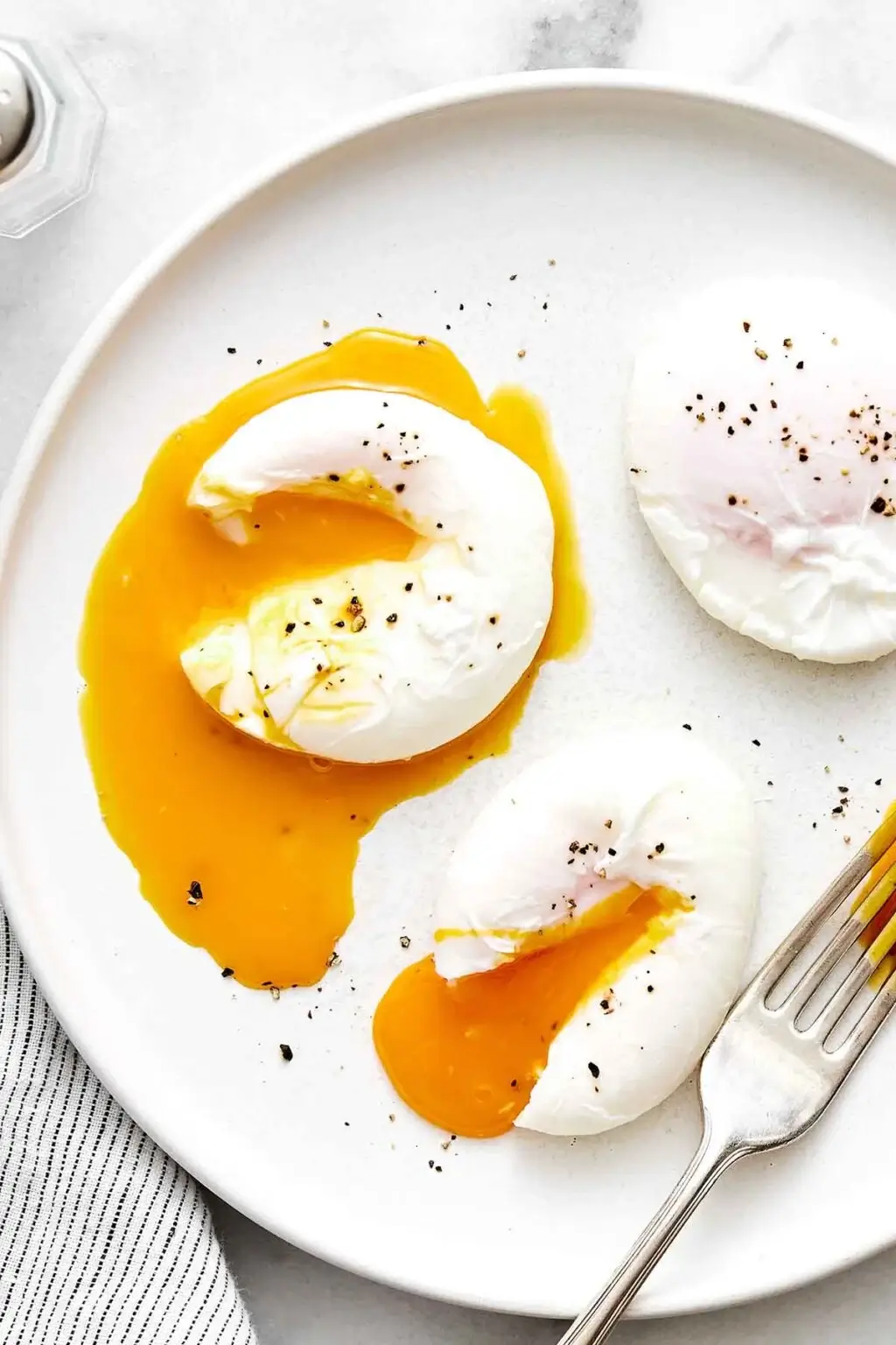 Poached Eggs - How To Poach an Egg Perfectly